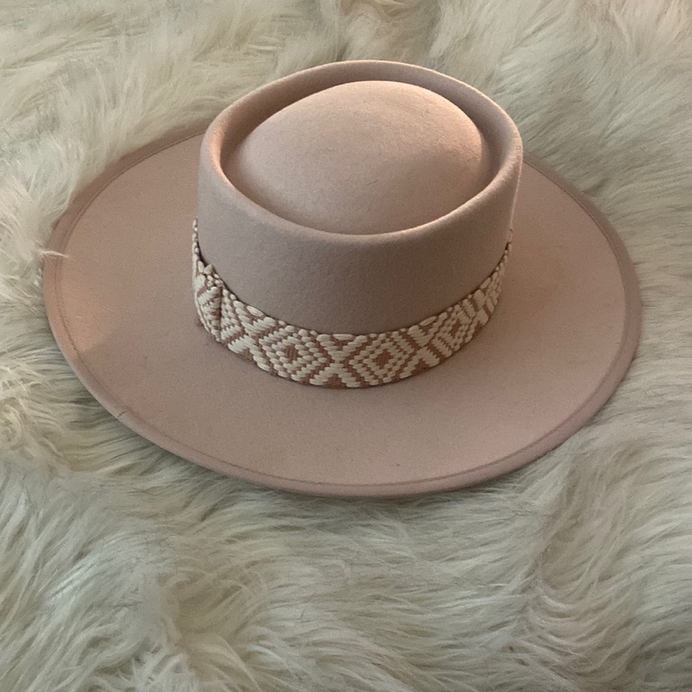 Beautiful detail hat Dusty Rose